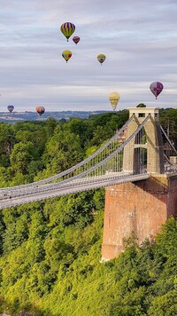 Balony i most wiszący Clifton Suspension Bridge w Bristolu