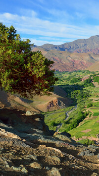 Dolina w górach Atlas w Maroko