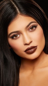 Kylie Jenner w makijażu