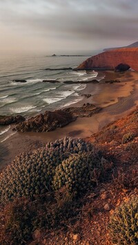 Plaża Lagzira i skała w Maroku
