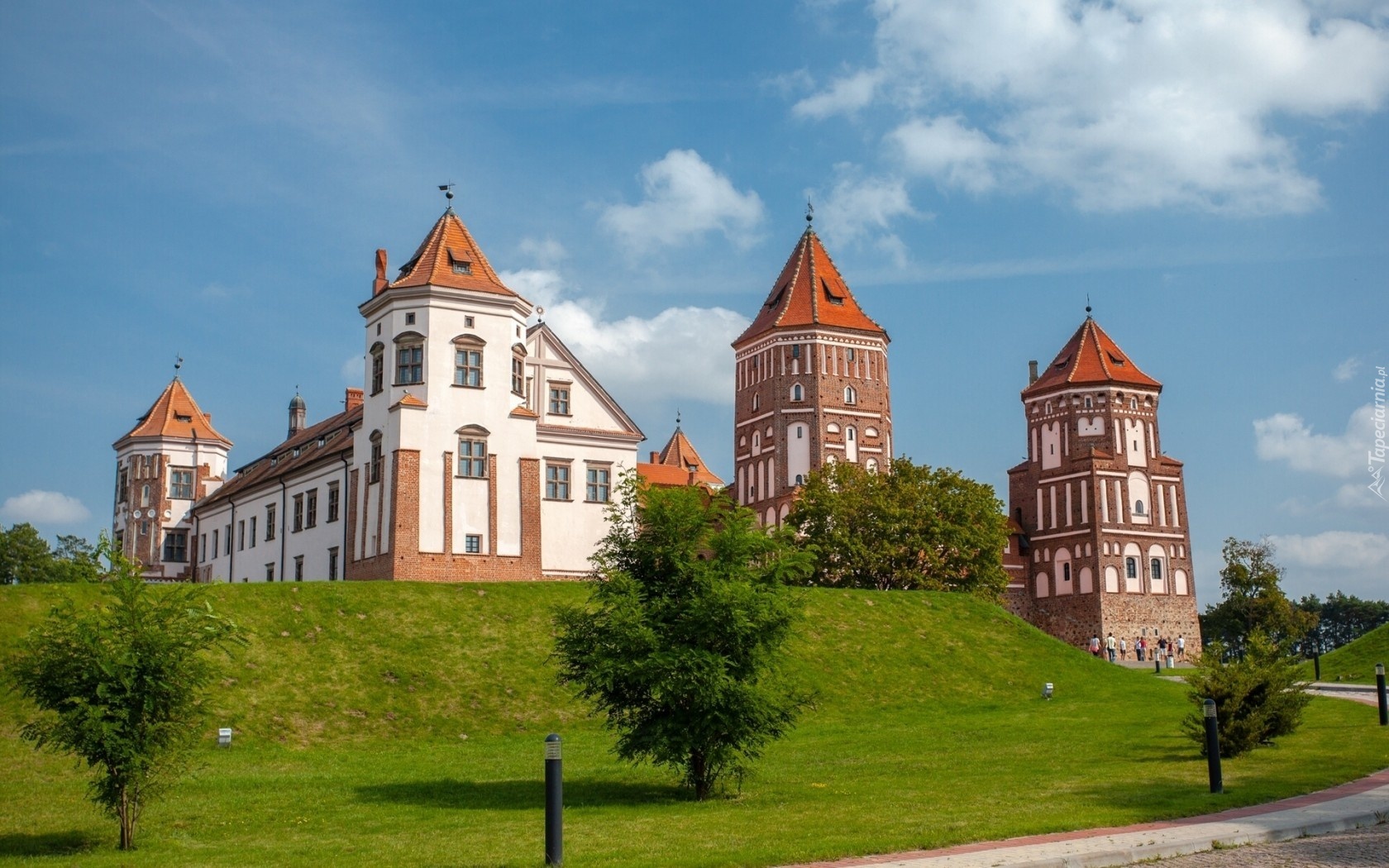 Zamek w Mirze, Mirski zamak, Mir Castle Complex, Mir, Białoruś, Mir, Drzewa