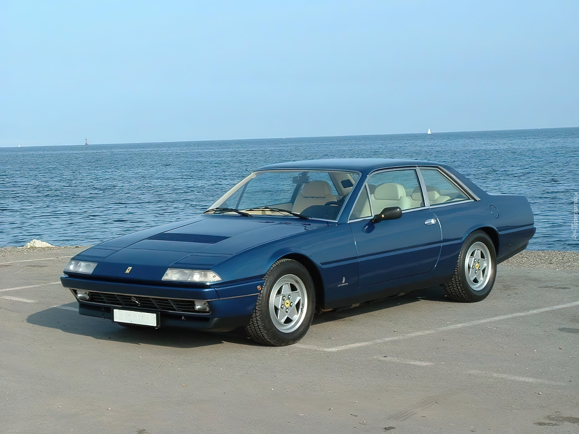 Niebieskie, Ferrari 412, Morze