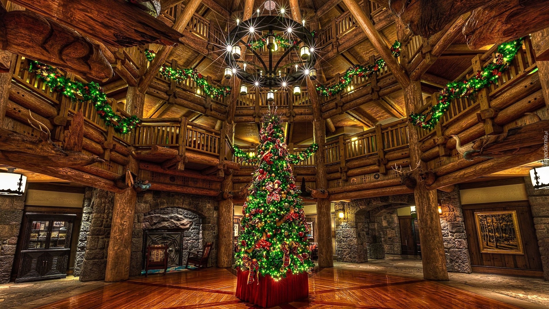 Boże Narodzenie, Wnętrze, Hol, Lobby, Żyrandol, Choinka, Hotel, Disneys Wilderness Lodge, Orlando, Stany Zjednoczone