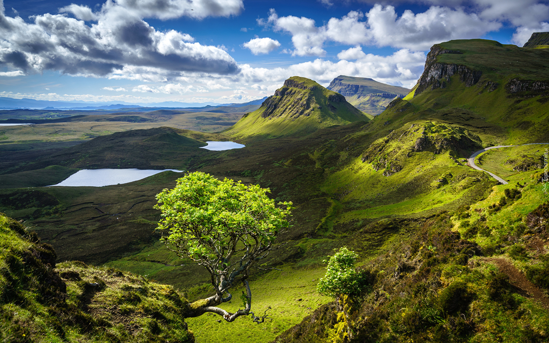 Góry, Jeziora, Zielone, Drzewo, Chmury, Wyspa Skye, Osuwisko, Quiraing, Szkocja