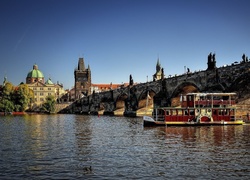 Most, Rzeka, Praga