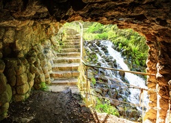 Wodospad, Jaskinia, Schody
