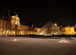 Francja, Paryż, Luwr, Muzeum, Miasto nocą