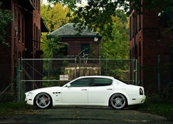 Samochód, Biały, Maserati Quattroporte, Brama