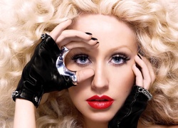 Christina Aguilera, Twarz, Ręka