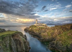 Morze, Latarnia morska, Fanad Head Lighthouse, Irlandia, Atrakcja, Turystyczna, Skały, Chmury