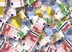 Banknoty euro o różnych nominałach