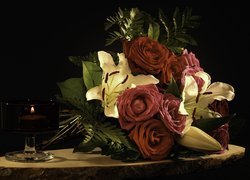 Bukiet kwiatów, Lilie, Róże, Świeca