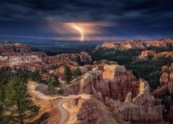 Stany Zjednoczone, Stan Utah, Park Narodowy Bryce Canyon, Kanion, Piorun, Burza, Skały