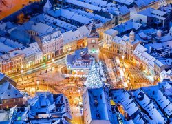 Rumunia, Braszów, Stare Miasto, Ratusz, Domy, Choinka, Boże Narodzenie, Noc, Śnieg, Zima