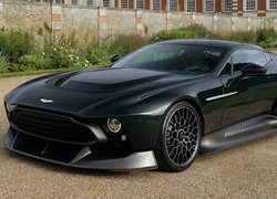 Czarny Aston Martin Victor