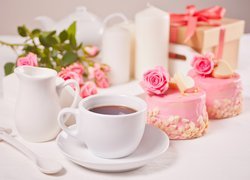 Ciastka, Filiżanka, Herbata, Róże