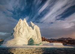 Norwegia, Wyspa Niedźwiedzia, Góra lodowa, Morze Barentsa