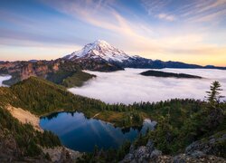 Mgła, Lasy, Drzewa, Góra, Mount Rainier, Park Narodowy Mount Rainier, Jezioro, Eunice Lake, Stan Waszyngton, Stany Zjednoczone