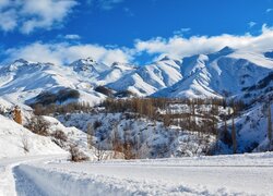 Góry Pontyjskie w Turcji zimową porą