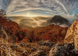 Wschód słońca, Góry Strażowskie, Chmury, Jesień, Krzewy, Czechy