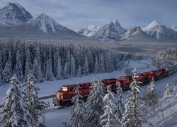 Park Narodowy Banff, Góry Skaliste, Rzeka, Bow River, Pociąg, Drzewa, Lasy, Śnieg, Zima, Alberta, Kanada