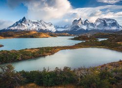 Jeziora, Góry, Cordillera del Paine, Chmury, Park Narodowy Torres del Paine, Patagonia, Chile