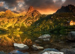 Jezioro Szczyrbskie w Tatrach Wysokich