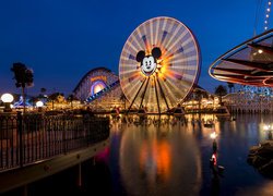 Stany Zjednoczone, Kalifornia, Anaheim, Park rozrywki, Disney California Adventure Park, Karuzele, Diabelski młyn, Rzeka, Noc