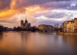 Rzeka Sekwana, Katedra Notre Dame, Domy, Paryż, Francja