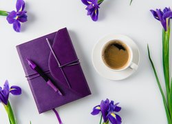 Kwiaty, Irysy, Kawa, Filiżanka, Talerzyk, Notes, Prezent, Długopis