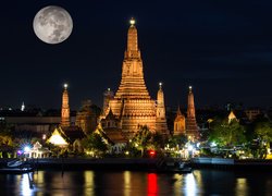 Tajlandia, Bangkok, Rzeka Menam, Świątynia Świtu Wat Arun, Noc, Księżyc