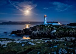 Morze, Noc, Skały, Księżyc, Latarnia morska, Fanad Head Lighthouse, Letterkenny, Irlandia