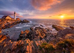 Stany Zjednoczone, Stan Maine, Morze, Skały, Latarnia morska, Portland Head Light, Cape Elizabeth, Wschód słońca