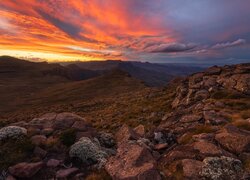 Zachód słońca, Góry Smocze, Skały, Roślinność, Republika Południowej Afryki