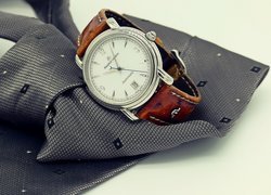 Męski zegarek na rękę i krawat