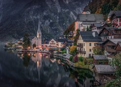 Austria, Hallstatt, Góry, Jezioro Hallstattersee, Domy, Kościół