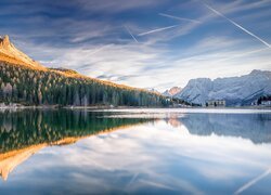 Góry, Dolomity, Jezioro, Misurina Lake, Las, Drzewa, Domy, Grand Hotel Misurina, Cortina dAmpezzo, Włochy