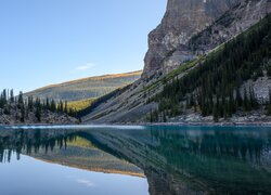 Góry, Jezioro, Moraine Lake, Drzewa, Odbicie, Park Narodowy Banff, Alberta, Kanada
