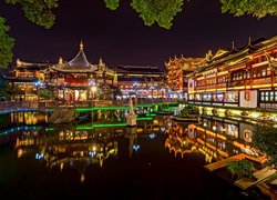 Chiny, Shanghaj, Dom, Pawilon Huxin, Ogród Yuyuan, Noc, Oświetlenie, Drzewa, Odbicie