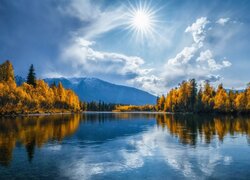 Jesień, Żółte, Drzewa, Jezioro, Odbicie, Promienie słońca