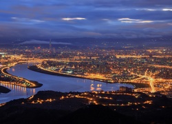 Tajwan, Tajpej, Miasto nocą, Rzeka  Danshui He
