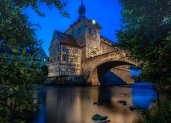 Drzewa, Most, Rzeka Regnitz, Stary Ratusz, Bamberg, Bawaria, Niemcy