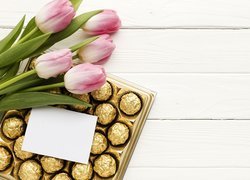 Tulipany na pudełku czekoladek