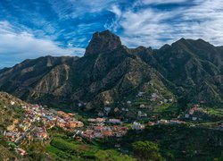 Góry, Szczyt Roque Cano, Dolina, Miasto, Vallehermoso, Domy, Gomera, Wyspy Kanaryjskie, Hiszpania