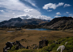 Andora, Pireneje, Montmalus, Góry, Jezioro, Kamienie, Niebo, Chmury