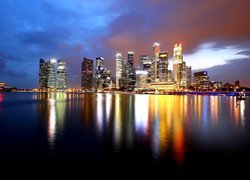 Singapur, Zatoka Marina, Wieżowce, Noc
