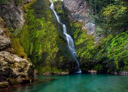 Kosowo, Wodospad, White Drin Waterfall, Skały, Roślinność