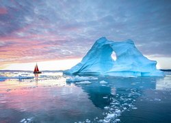 Góra lodowa, Żaglówka, Zatoka, Disko Bay, Wschód słońca, Ilulissat, Grenlandia, Dania