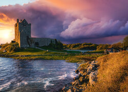 Zamek, Dunguaire Castle, Zatoka, Galway Bay, Chmury, Kinvara, Irlandia
