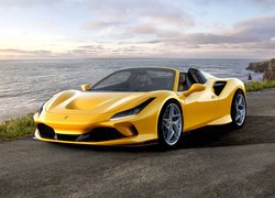 Żółte, Ferrari F8 Spider, Morze